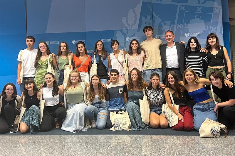 Urruzuno lehiaketak hogei bat ikasleren talentu literarioa saritu du