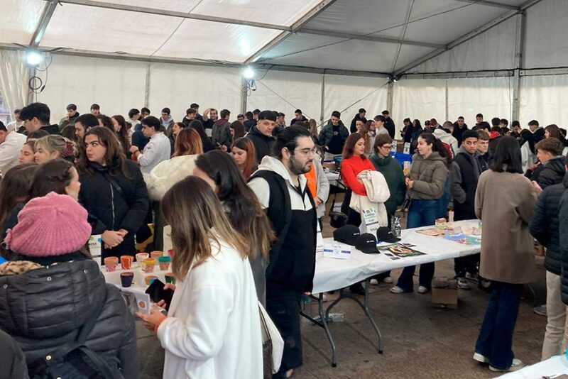 Euskadiko LHk Ikasenpresa Azokan erakutsi du bere potentzial ekintzailea